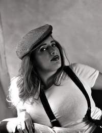 MaggieGreen-35mm-BlackandWhitephotoshoot